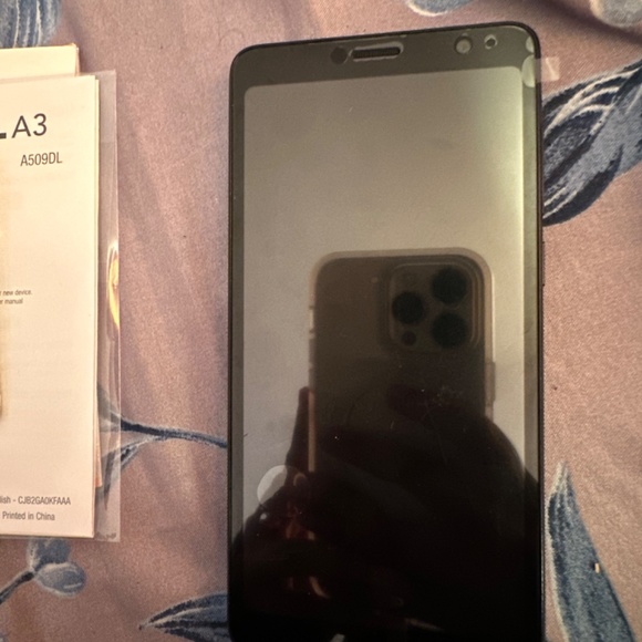 Free government phone , free data & internet - Picture 2 of 2